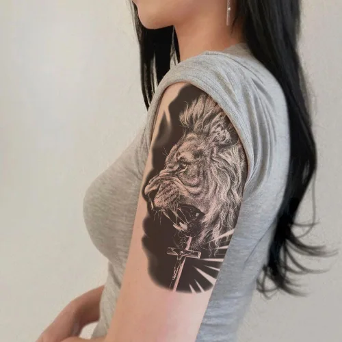 Vista 4 de 8 hojas de calcomanías temporales para tatuajes temporales de pierna de brazo de león del bosque, Jesús, cráneo, cráneo, rosa, corona de rosas