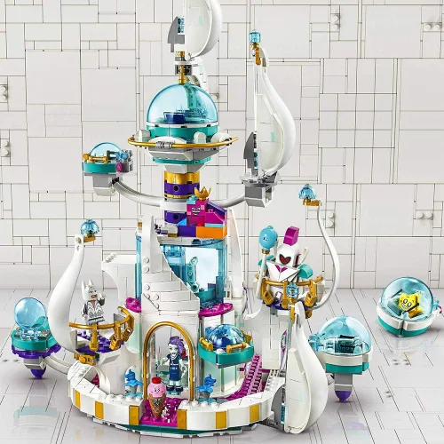 Vista 2 de LEGO The LEGO MOVIE 2 Queen Watevra's So Not Evil Space Palace 70838 Kit de construcción (995 piezas)