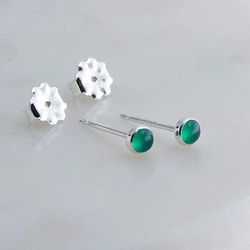 Vista 106 de Aretes pequeños de plata de ley para cartílago, tragus, hélix, múltiples piercings hipoalergénicos, piedra natal para mujer, juego de bisel