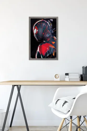 Vista 6 de Trends International Marvel's Spider-Man: Miles Morales - Póster de pared de perfil, 14.725 x 22.375 pulgadas, versión enmarcada de madera de granero