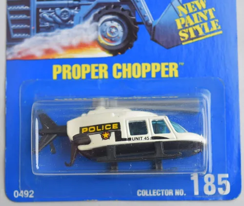 Vista 2 de Hot Wheels 1:64 Escala Blanco/Negro Proper Chopper # 185 ON All Blue Card