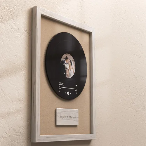 Vista 2 de Arte de Pared Personalizado de Discos Regalo de Música Personalizado para Novio, Esposo o Él Regalo Único de Aniversario, Boda o Cumpleaños