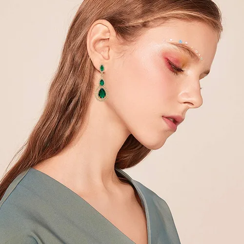 Vista 2 de Aretes de novia de circonita cúbica para mujer, elegantes aretes largos para fiesta de boda, graduación, para novia, damas de honor, candelabro