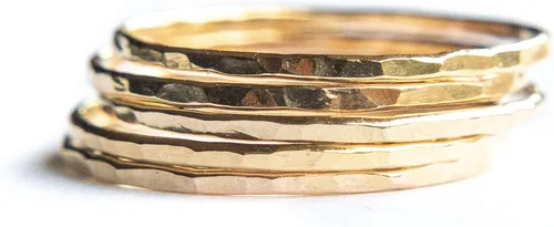 Vista 9 de Ellie J Maui Anillo martillado, anillos apilables delgados de 0.039 pulgadas (0.039 in), anillos minimalistas para mujeres, anillos rellenos de oro