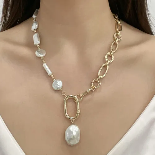 Vista 2 de Collar de perlas y cadena, cadena mixta y gargantilla de perlas de moda, collar de capas con colgante de corazón orgánico de peras
