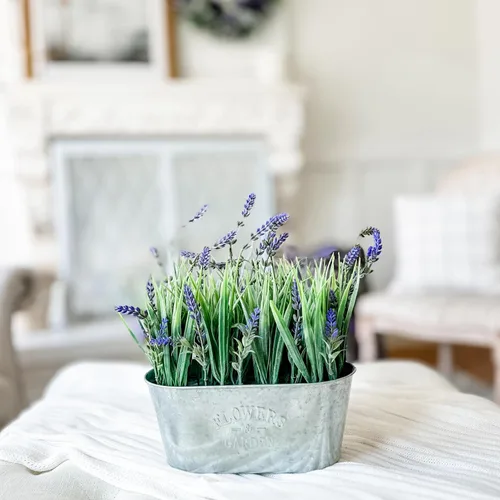 Vista 6 de Haute Decor Lavanda de 10 pulgadas en maceta de metal galvanizado