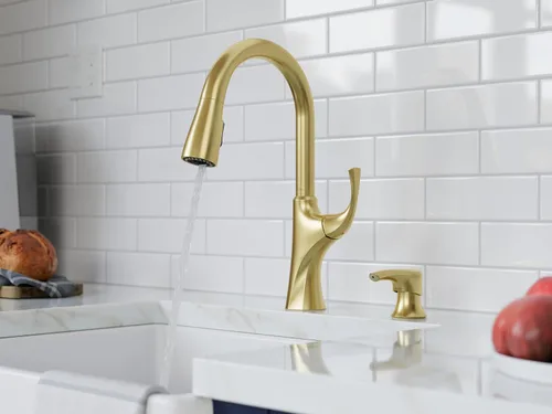 Vista 7 de Pfister Miri 2.0 Llave de cocina con rociador extraíble y dispensador de jabón, de un solo mango, arco alto, certificada por NSF, acabado en oro Oro