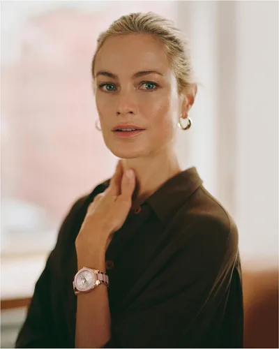 Vista 2 de Anne Klein Reloj pulsera de resina para mujer