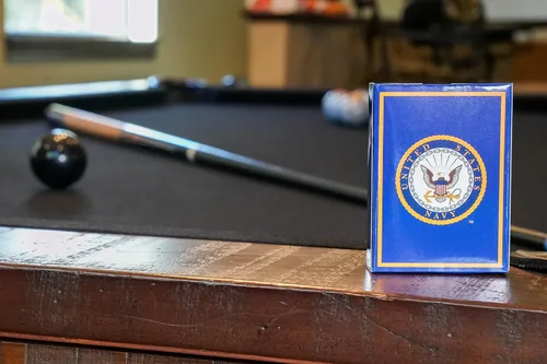 Vista 20 de Juego de regalo del ejército de los Estados Unidos Juego de cartas y dados Tarjetas de insignia de rango del ejército Regalos del ejército