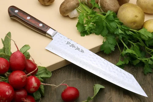 Vista 3 de Yoshihiro VG-10 Cuchillo de chef japonés multiusos de punta de espada de Damasco martillado Kiritsuke de 8.25 pulgadas, mango de caoba