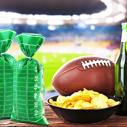 Vista 6 de Blulu 100 bolsas de golosinas de fútbol de celofán sellables con calor y lazos plateados para decoración de fiesta de cumpleaños temática de fútbol
