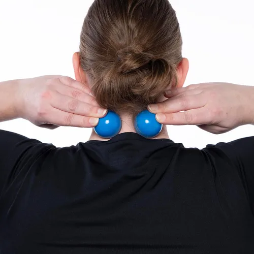 Vista 2 de OPTP Mini bolas – Juego de bolas de auto-masaje rellenas de aire de vinilo (2 piezas) para terapia de manos y pies, pequeñas bolas de terapia