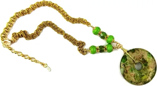 Vista 2 de Lime Green Necklace - Sea Sediment Jasper Doughnut Pendant - Howlite Gemstone Beads - Satin Gold Plated Brass