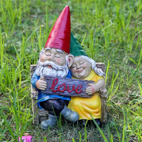 Vista 7 de Estatua de gnomo de jardín Smadeer para decoración al aire libre,figura de gnomos enamorados para decoración de patio, césped, jardín al aire