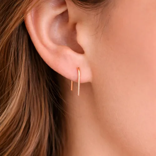 Vista 2 de Aretes de aro Huggie de alambre redondo de 0.512 in 20GA con relleno de oro