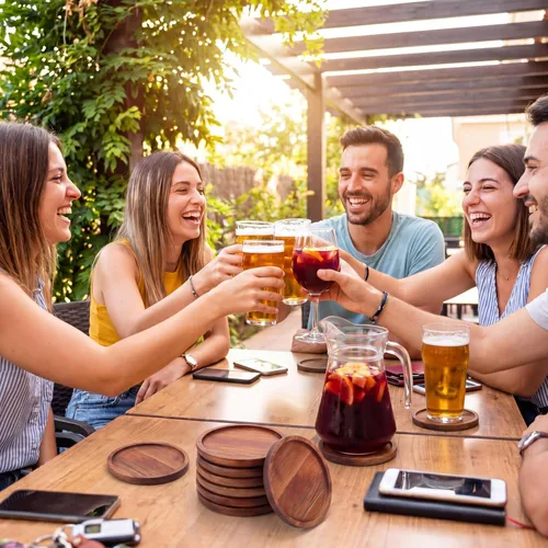 Vista 9 de Gejoy - Juego de 20 posavasos de madera de acacia para bebidas de 5 Posavasos de madera apilables naturales a granel para protección de mesa