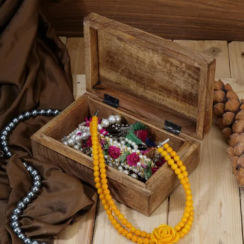 Vista 3 de Ajuny Caja de almacenamiento decorativa de madera tallada a mano para joyas, caja de arte, organizador de almacenamiento con diseño de cruz blanca
