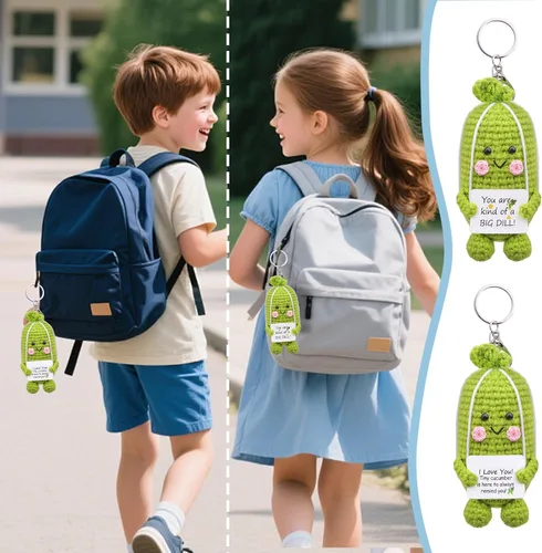 Vista 5 de Funny Positive Crochet Cucumber Keychain Handmade Emotional Support Knitted Cucumber Keychain Gift for Bag Charm