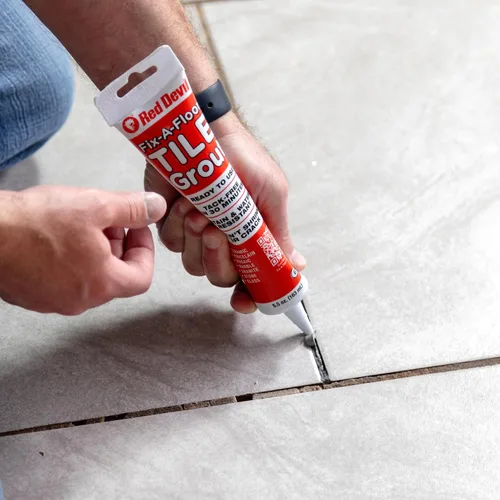 Vista 4 de Fix-A-Floor Lechada para azulejos - Almendra - 5.5oz. Tubo de compresión