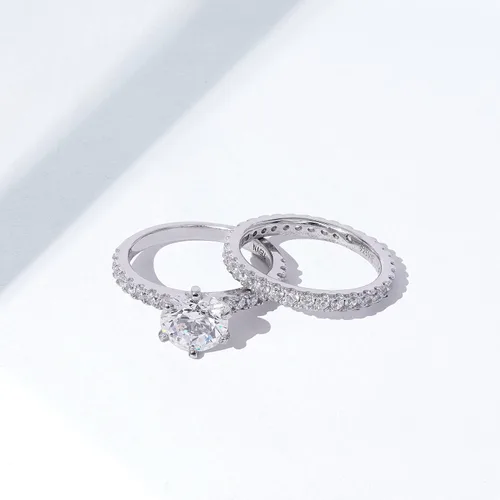 Vista 6 de Tienda Collection Juego de anillos redondos de plata de ley chapada en platino o oro hechos con circonitas infinitas
