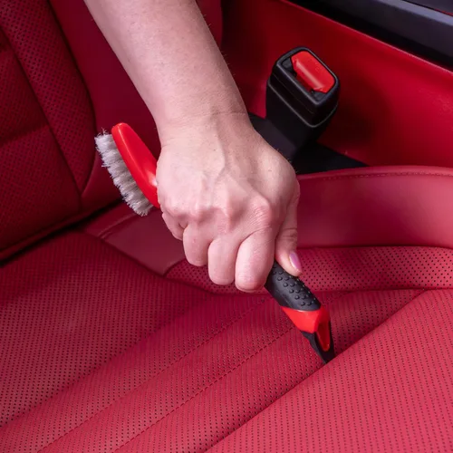 Vista 6 de Cepillo de limpieza para coches Mothers para la eliminación de manchas y pelo en asientos de vinilo y cuero - Pack de 2