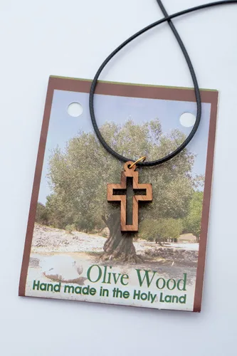 Vista 4 de Olive Wood Gifts Shop Cruz lisa de madera de olivo hecha a mano para colgar en la pared (6.3 pulgadas), cruz de mesa de madera, cruz lisa de madera