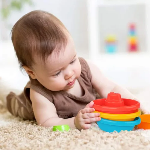 Vista 5 de Playkidz Juego de juguetes de baño – Tren pequeño, cuencos apilables y tazas de cocodrilo para niños pequeños, paquete de 16 remolcadores apilables