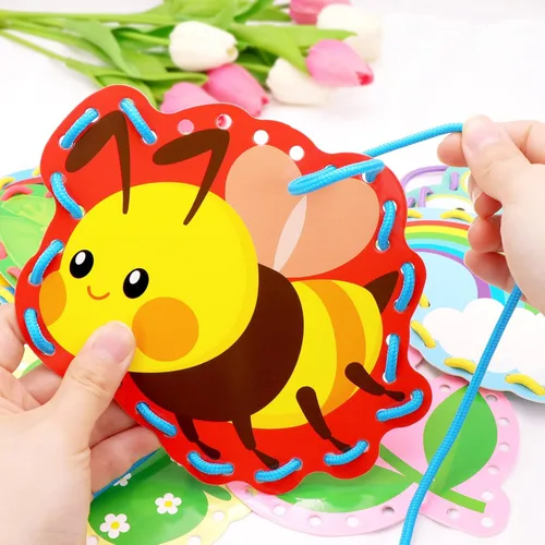 Vista 4 de Tarjetas de cordones de primavera para niños, 12 paquetes de kits de costura, flores de arcoíris, mariposa, cartón, tarjetas de costura
