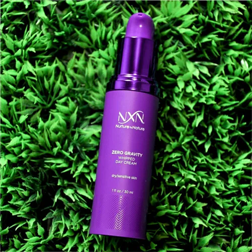 Vista 4 de NXN Crema hidratante facial Whipped Day Cream con retinol natural, escualano y aceite de semilla de uva, fórmula facial antienvejecimiento
