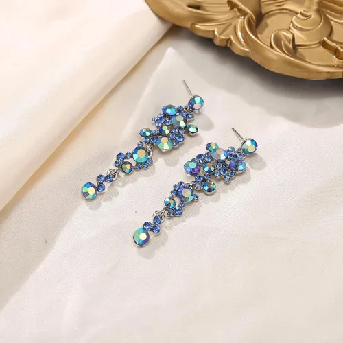 Vista 4 de Flyonce Pendientes largos colgantes de cristal para mujer, estilo bohemio y floral