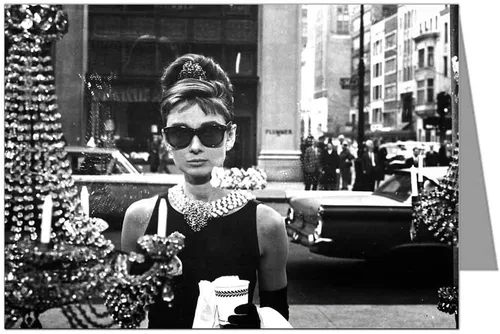 Vista 8 de Epic Greeting Cards Doce tarjetas de notas variadas de Audrey Hepburn de sus películas con un pequeño vestido negro
