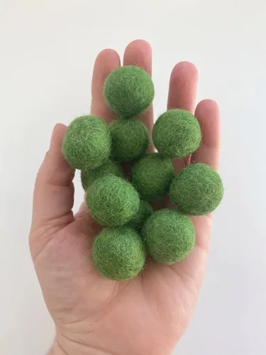 Vista 2 de 2.5 cm handmade felt balls - Bulk Quantity: 50 - Red, Lime, White, Forest Green - 100% Wool Poms for Crafting, Garland Making, Most Popular