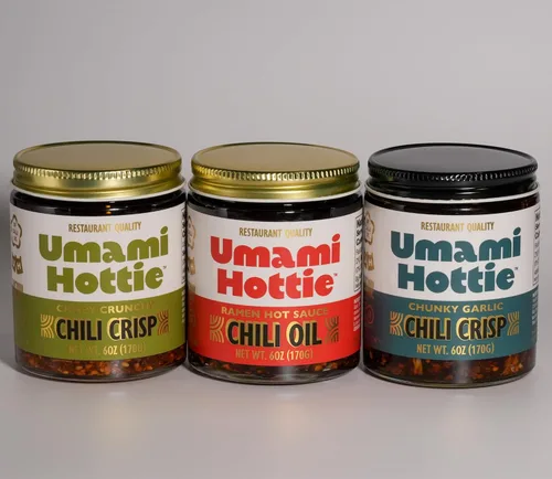Vista 10 de Umami Hottie Ajo grueso: un chili crujiente con ajo y miso, bomba de sabor para arroz, pollo frito, carnes a la parrilla, verduras y mucho más.