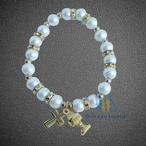 Vista 5 de 12 pulseras de perlas elásticas para la primera comunión con cáliz de metal dorado y dijes de cruzrecuerdos para la primera comunión