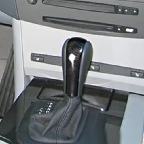 Vista 4 de YIWANG Cubierta de cabeza de cambio de marcha central de automóvil estilo fibra de carbono para BMW E39 E60 E61 E83 E53 E46 Accesorios de coche