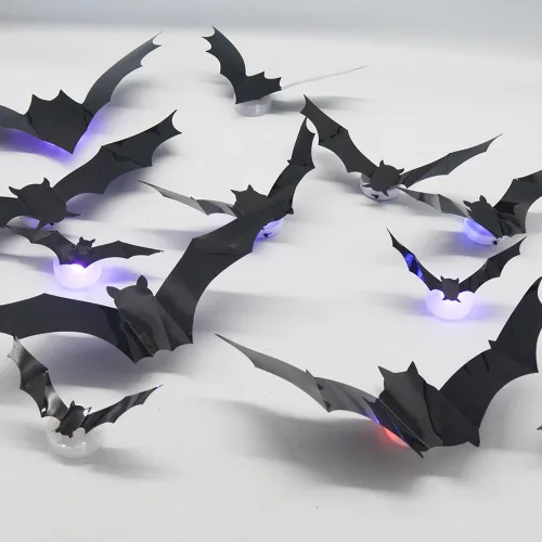 Vista 3 de 36 piezas de decoración de pared de murciélagos de Halloween, 5 tamaños diferentes extraíbles de PVC iluminados 3D calcomanías de murciélago