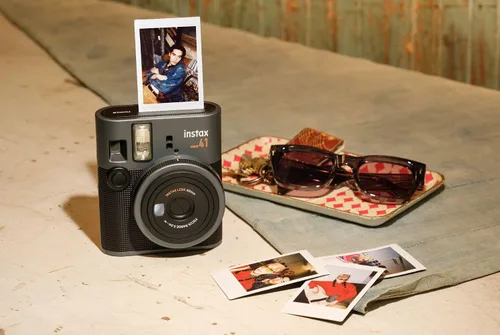 Vista 7 de INSTAX Mini cámara instantánea 41, operación simple con exposición automática, flash integrado, lente selfie y modo de cerca, una cámara de diseño