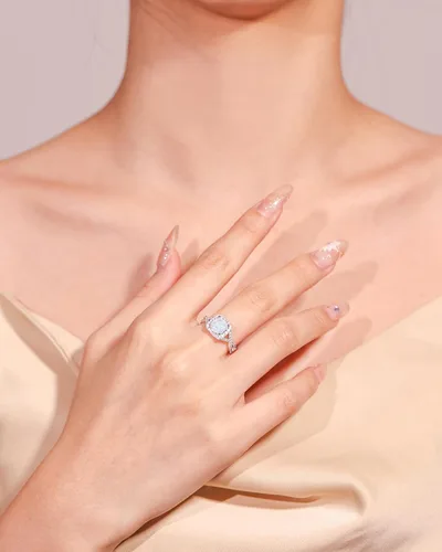 Vista 2 de FANCIME Anillos de ópalo creados con piedra natal de octubre, plata de ley, 4 puntas, halo de ópalo de fuego blanco, circonita cúbica, anillo