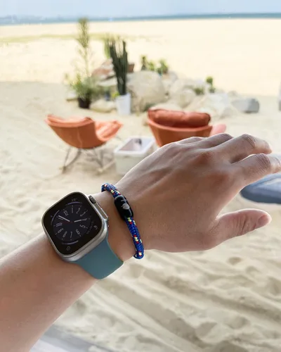 Vista 4 de Pulsera de cuerda náutica hecha a mano para hombres y mujeres, diseño elegante y duradero con encanto inspirado en la marina