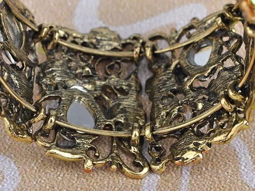 Vista 4 de Alilang Brazalete inspirado en antigüedades con jardín de flores y estrás