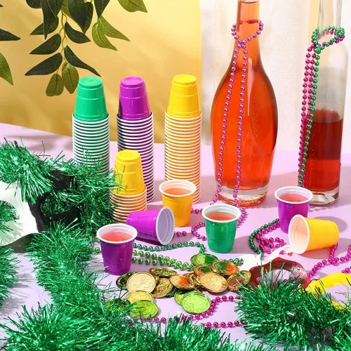 Vista 7 de Roshtia Paquete de 100 vasos desechables de 2 onzas, vasos de chupito de Mardi Gras, pequeños vasos de plástico para Navidad, fiesta de Año Nuevo