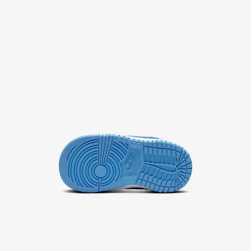 Vista 639 de Nike Kid's Dunk Low Sneaker