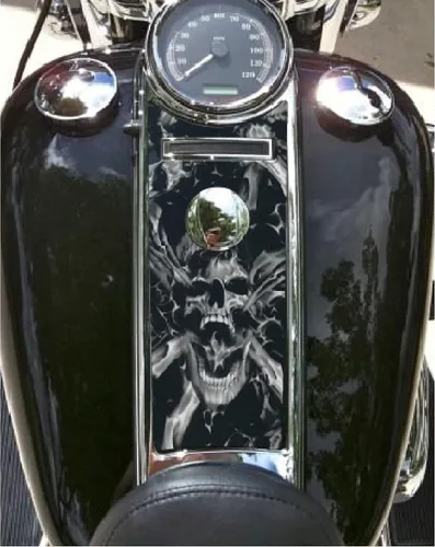 Vista 2 de Inserto de consola de tablero de plástico con calavera ahumada. Compatible con Harley Davidson Road King Dash 2008-2023+