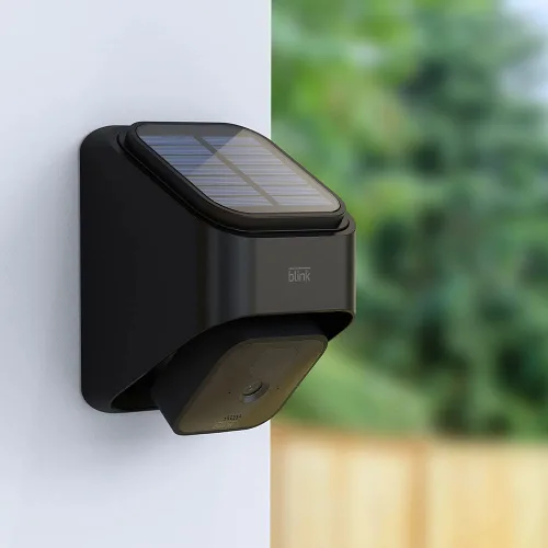 Vista 4 de Blink Outdoor (3ª generación) + Solar Panel Charging Mount – Cámara HD de seguridad inteligente, alimentación solar, detección de movimiento