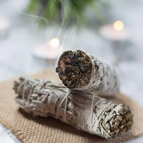Vista 5 de Varitas de Salvia Blanca para Limpias – Salvia Blanca – Reiki y Luna Llena Cargadas con Cristales de Cuarzo para Limpieza de Energía, Meditación