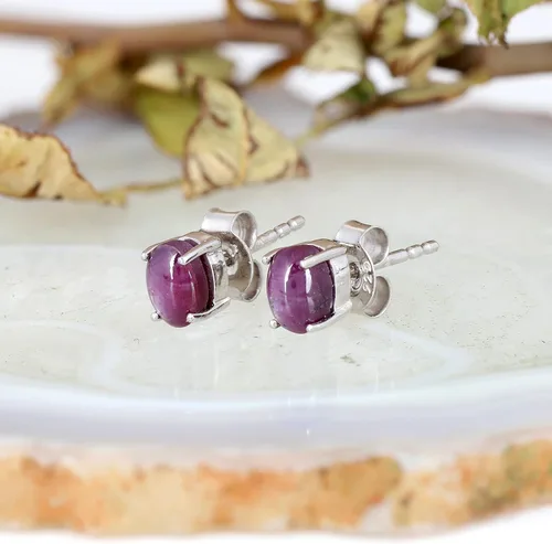 Vista 4 de Pendientes de tuerca ovalados con forma ovalada de rubí en plata de ley 925 para mujeres y niñas, Gema, rubí