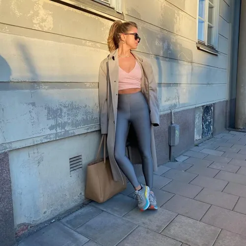 Vista 4 de Sundwudu Paquete de 5 leggings para mujer, control de abdomen, pantalones de yoga negros suaves de cintura alta para entrenamiento, tallas regulares