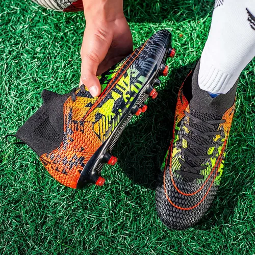 Vista 4 de HESBITEUL Zapatos de fútbol cómodos para hombre, para exteriores, interiores, para niños, para estudiantes de fútbol, zapatos deportivos de alta