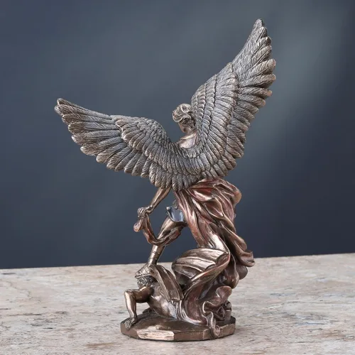 Vista 5 de Unicorn Studios San Miguel de pie sobre el demonio con espada escultura religiosa 7 7/8 pulgadas de alto