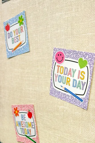 Vista 2 de Teacher Created Resources Genial para acentos de refranes positivos en la escuela (TCR9307)